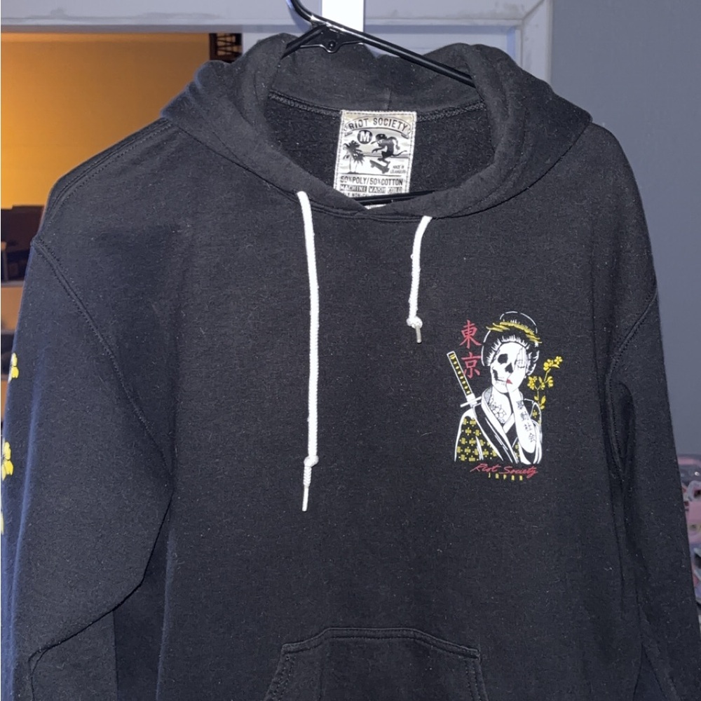 Riot Society Japan Skull Geisha Graphic Hoodie - Black, Yellow, White, Red - Picture 2 of 5
